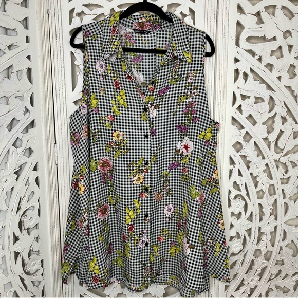 Unique Spectrum Gingham Floral Tunic - Picture 1 of 6